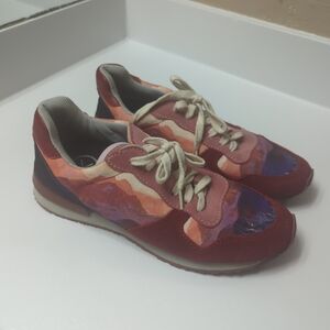 Inkkas Andes Sneaker Tennis Shoes  Women's Size 10 Very Good Condition